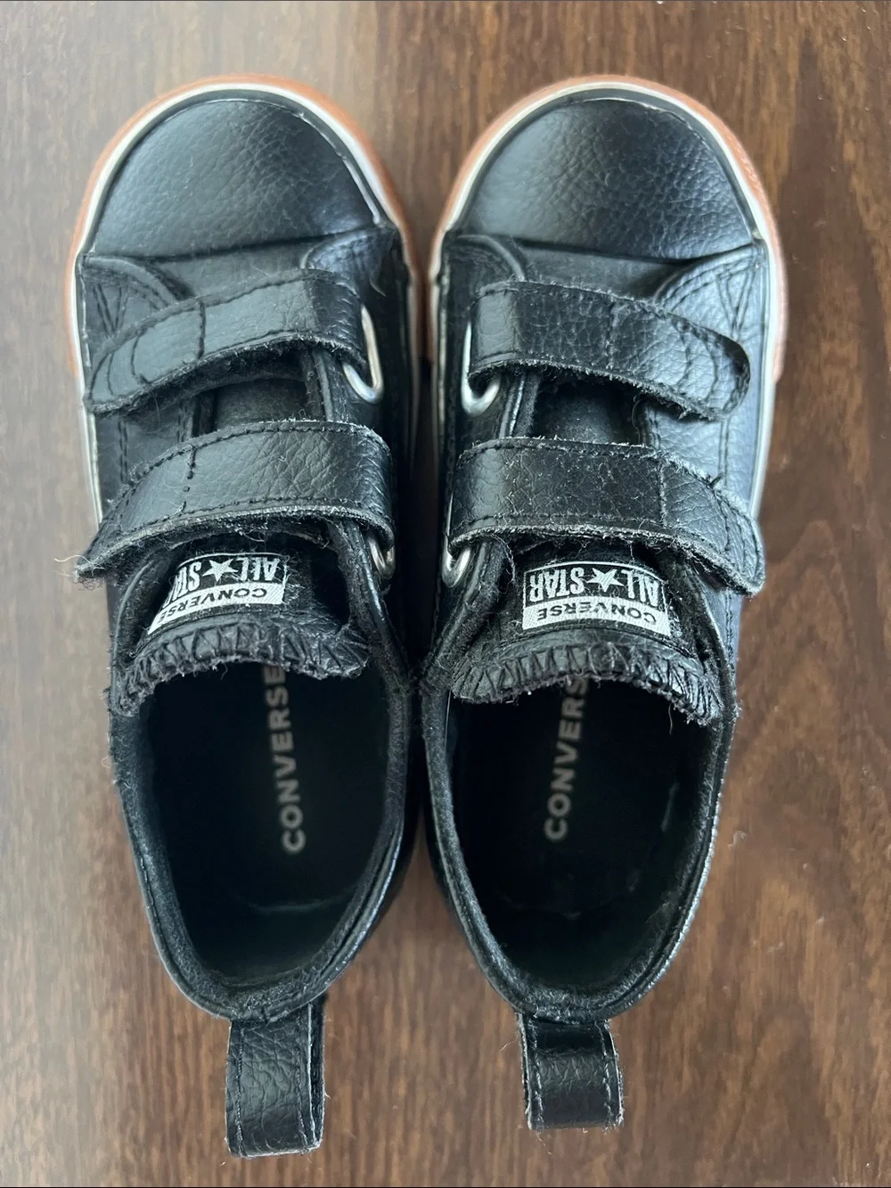 Converse 2V OX Chuck Taylor Kids Black Leather Sneakers /Velcro Size Boy 1